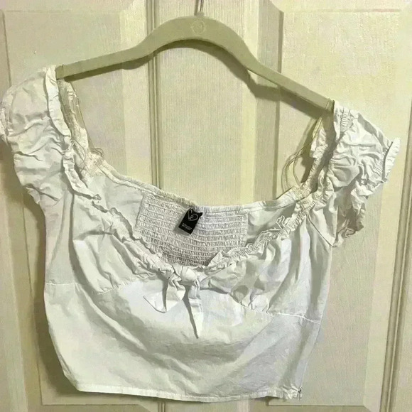 White off shoulder crop top - Picture 2 of 3